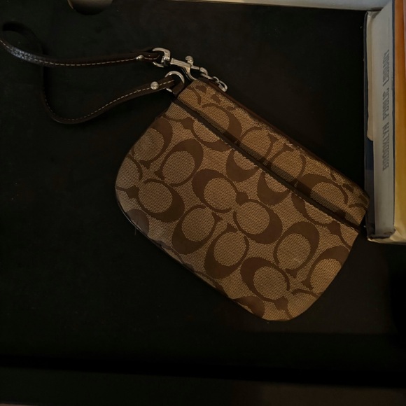 Coach Handbags - Coach Wristlet